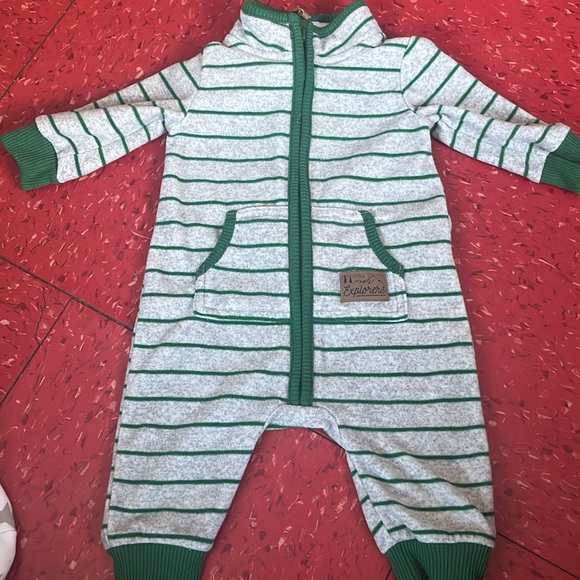 Lot of 0-3 month old clothes - Picture 14 of 16